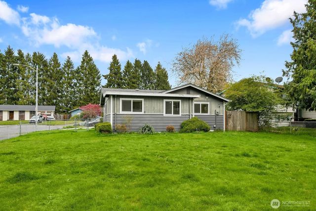 8901 Emerson Place, Everett, WA 98208
