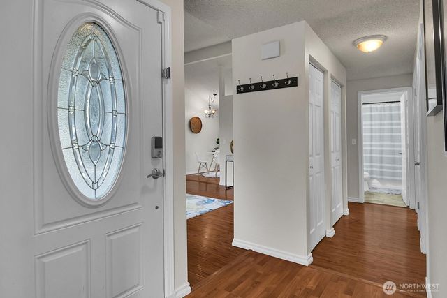 8901 Emerson Place, Everett, WA 98208