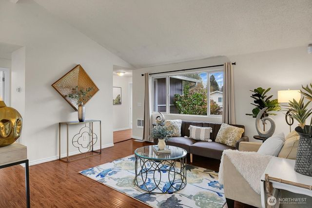 8901 Emerson Place, Everett, WA 98208
