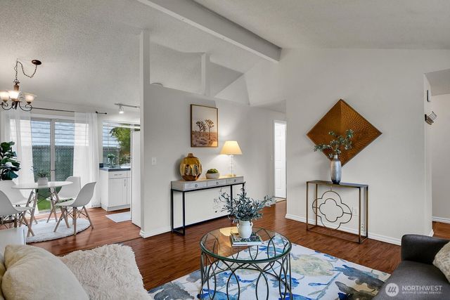 8901 Emerson Place, Everett, WA 98208