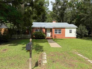 2347 Amelia Circle, Tallahassee, FL 32304