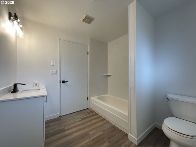 240 Se 26TH Ave, Hillsboro, OR 97123