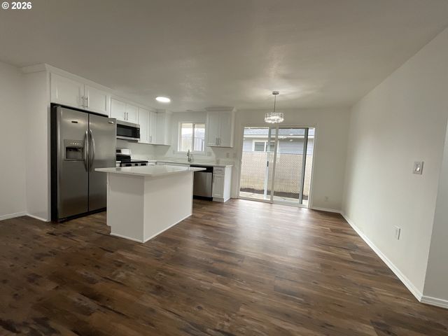 240 Se 26TH Ave, Hillsboro, OR 97123