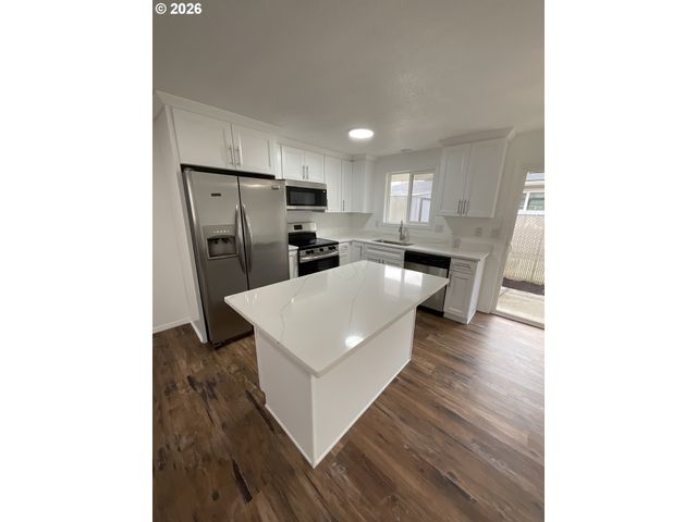 240 Se 26TH Ave, Hillsboro, OR 97123