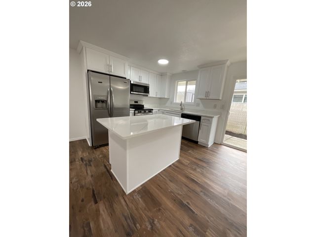 240 Se 26TH Ave, Hillsboro, OR 97123