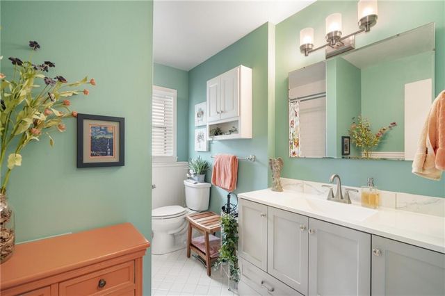 8830 8830 Ivanhoe Trail, Kansas City, MO 64131