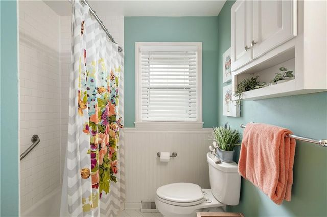 8830 8830 Ivanhoe Trail, Kansas City, MO 64131