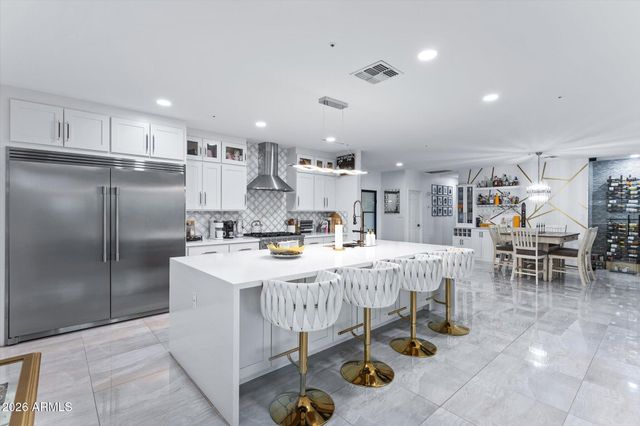 8480 E COOLIDGE Street E, Scottsdale, AZ 85251