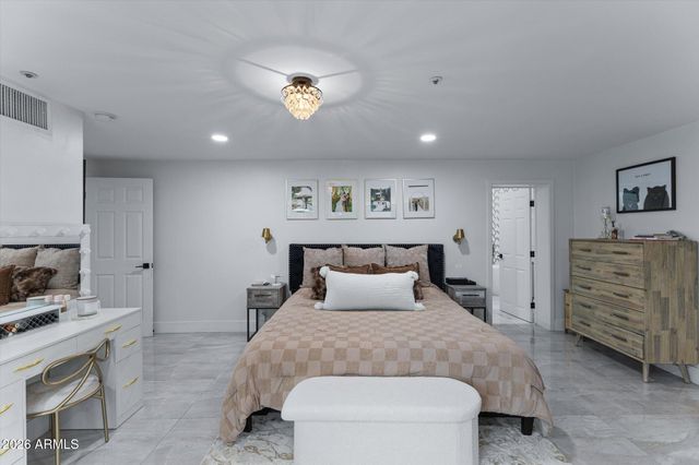 8480 E COOLIDGE Street E, Scottsdale, AZ 85251