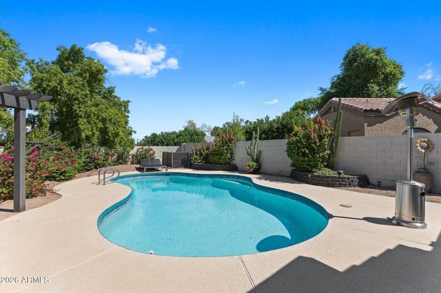 8480 E COOLIDGE Street E, Scottsdale, AZ 85251