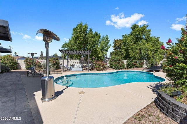 8480 E COOLIDGE Street E, Scottsdale, AZ 85251