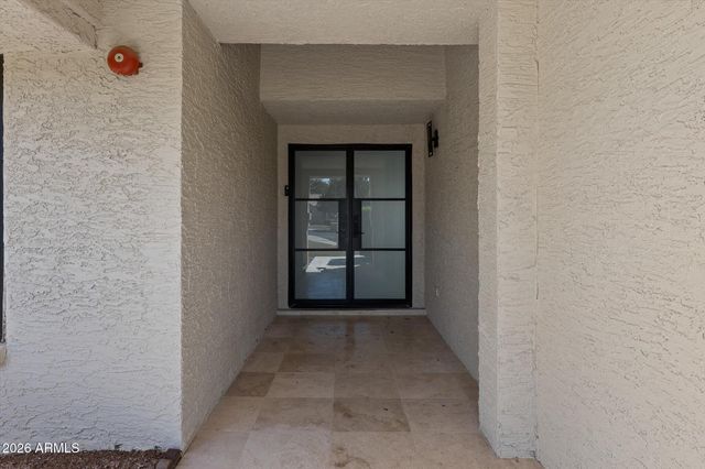 8480 E COOLIDGE Street E, Scottsdale, AZ 85251