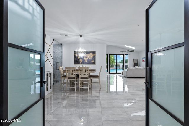 8480 E COOLIDGE Street E, Scottsdale, AZ 85251