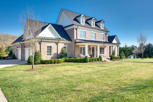 1204 Echo Ln, Franklin, TN 37069
