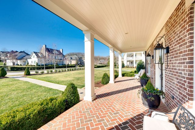 1204 Echo Ln, Franklin, TN 37069