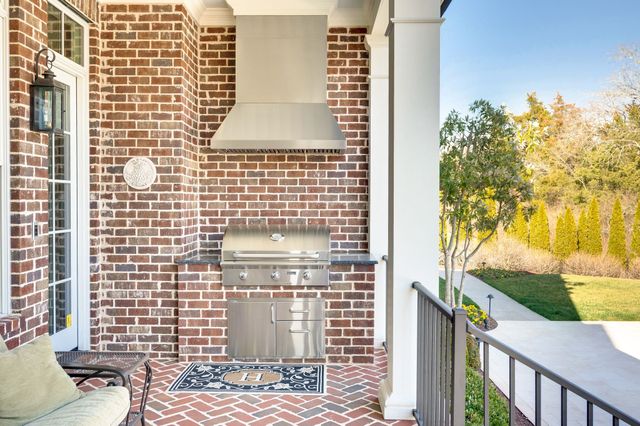 1204 Echo Ln, Franklin, TN 37069