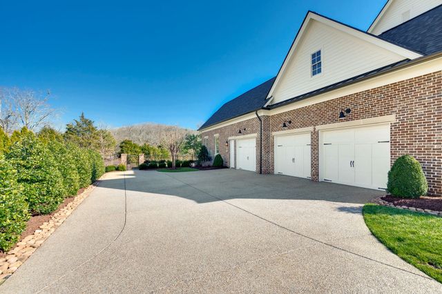 1204 Echo Ln, Franklin, TN 37069