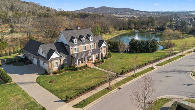 1204 Echo Ln, Franklin, TN 37069