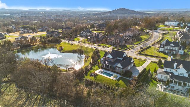 1204 Echo Ln, Franklin, TN 37069