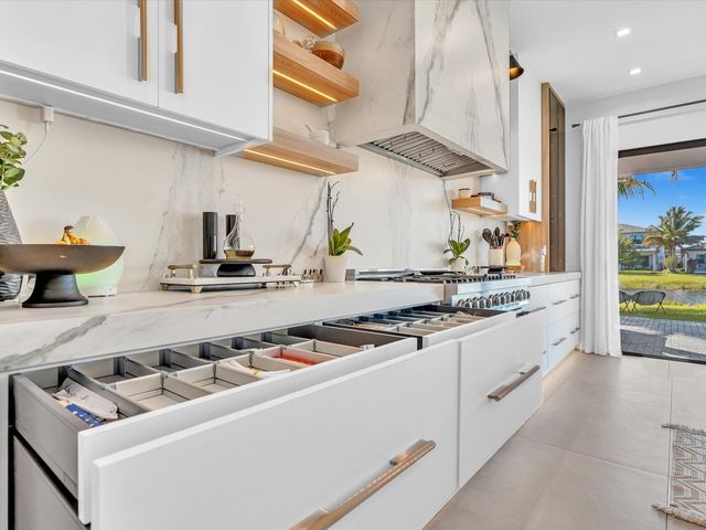 17065 Rainbow Fls Trail, Boca Raton, FL 33496