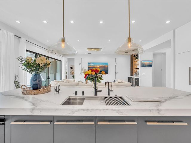 17065 Rainbow Fls Trail, Boca Raton, FL 33496
