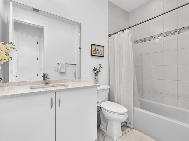 17065 Rainbow Fls Trail, Boca Raton, FL 33496