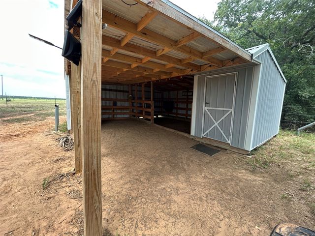 147 Fox Run Road, Bowie, TX 76230