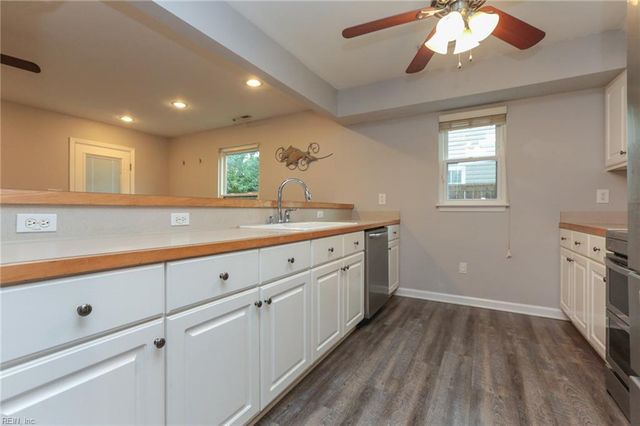 718 14th St Apt B, Virginia Beach, VA 23451