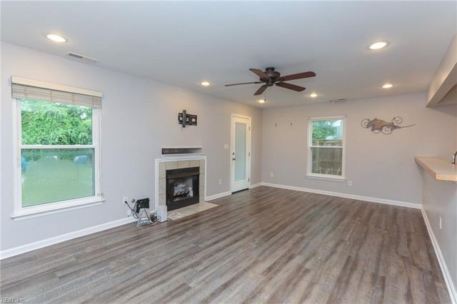 718 14th St Apt B, Virginia Beach, VA 23451