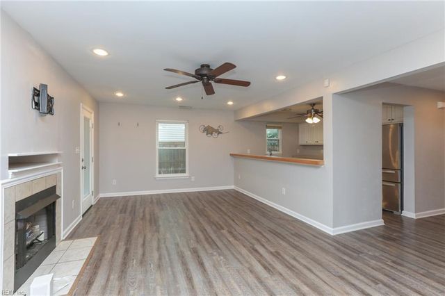 718 14th St Apt B, Virginia Beach, VA 23451