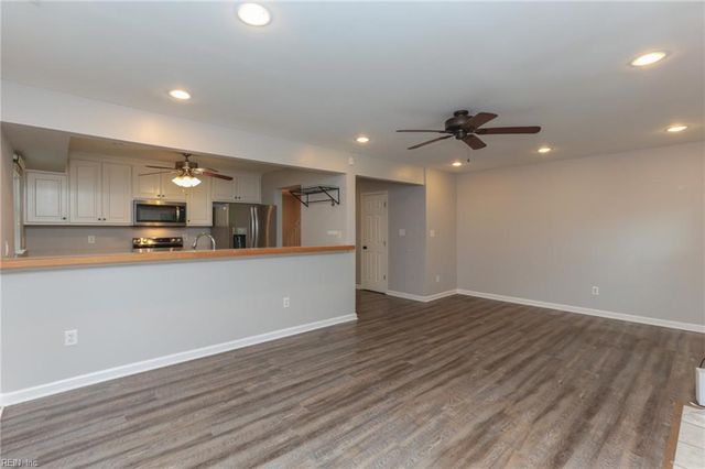 718 14th St Apt B, Virginia Beach, VA 23451