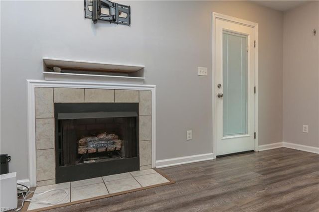 718 14th St Apt B, Virginia Beach, VA 23451