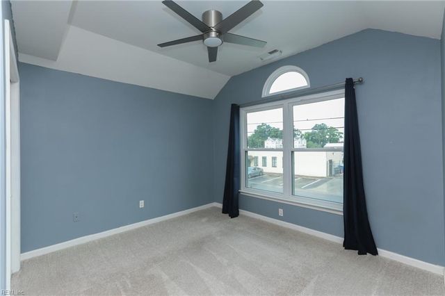 718 14th St Apt B, Virginia Beach, VA 23451