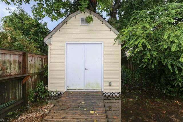 718 14th St Apt B, Virginia Beach, VA 23451