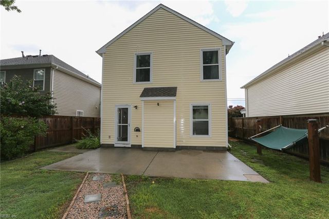 718 14th St Apt B, Virginia Beach, VA 23451