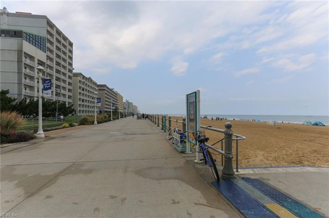 718 14th St Apt B, Virginia Beach, VA 23451