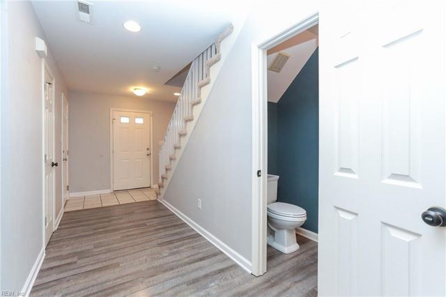 718 14th St Apt B, Virginia Beach, VA 23451