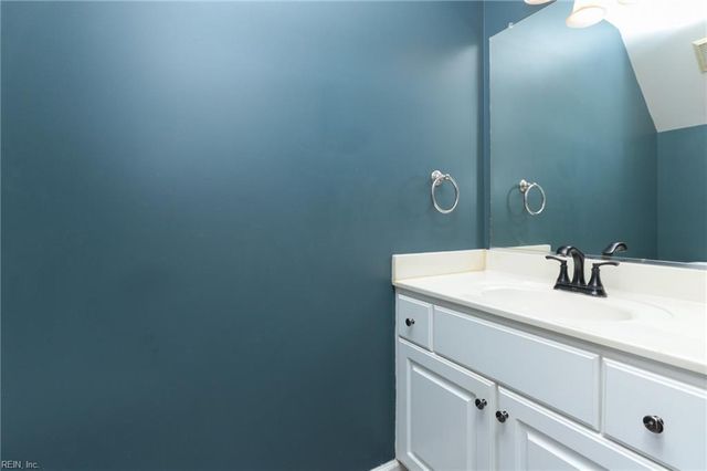 718 14th St Apt B, Virginia Beach, VA 23451