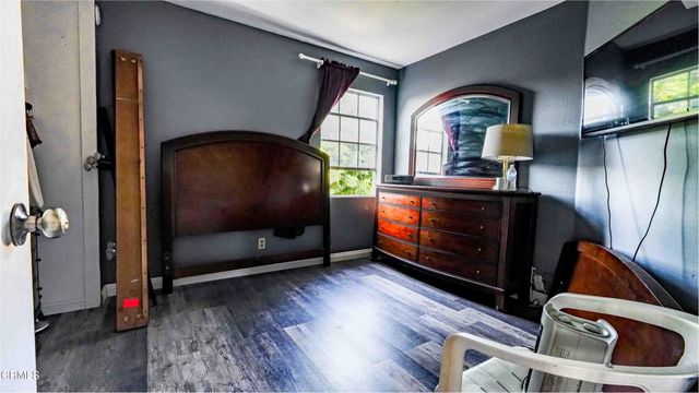 1977 El Cajon Circle, Oxnard, CA 93035