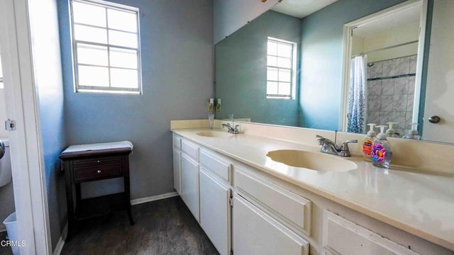 1977 El Cajon Circle, Oxnard, CA 93035