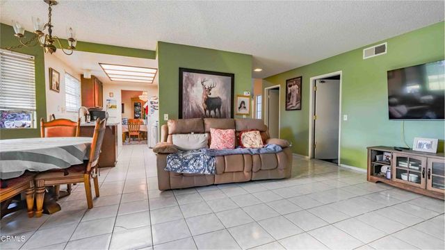 1977 El Cajon Circle, Oxnard, CA 93035