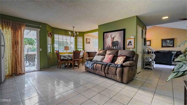 1977 El Cajon Circle, Oxnard, CA 93035