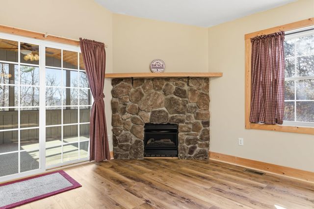 86 MAPLE AVE, Mt Jackson, VA 22842