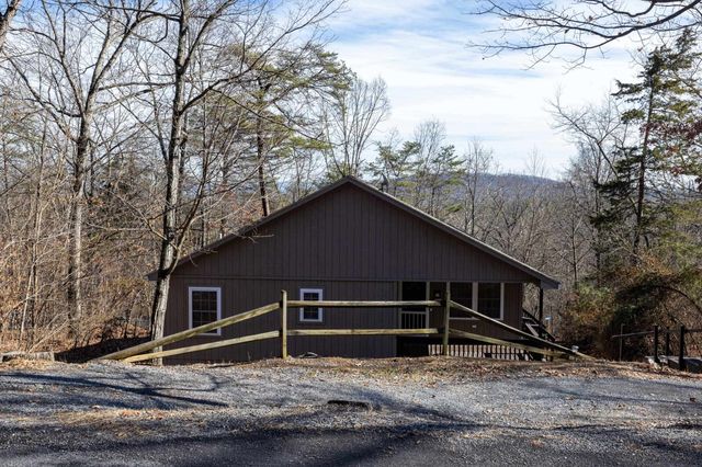 86 MAPLE AVE, Mt Jackson, VA 22842