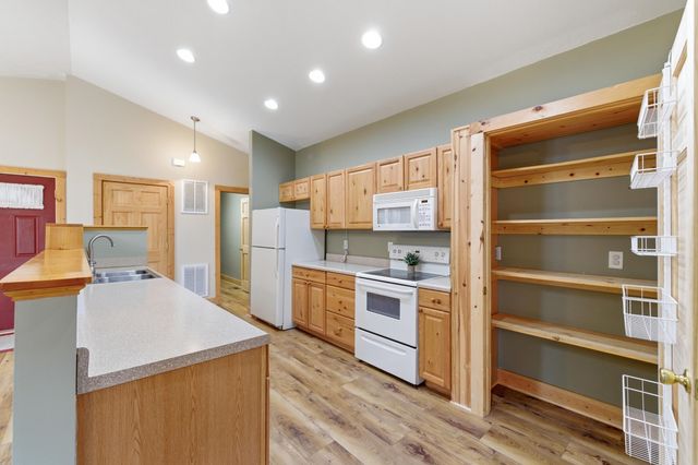 86 MAPLE AVE, Mt Jackson, VA 22842