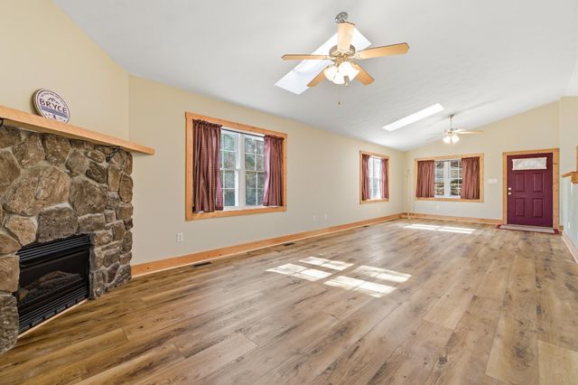 86 MAPLE AVE, Mt Jackson, VA 22842