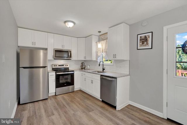 3349 NIGHT IN GALE DR, Dover, PA 17315