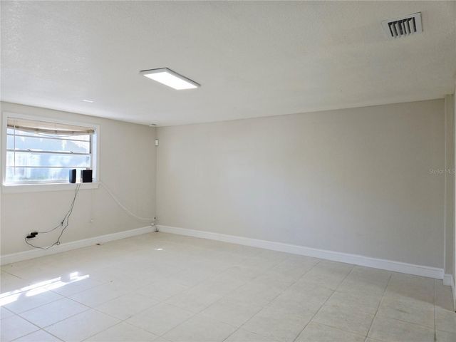 8204 N 13TH STREET, Tampa, FL 33604