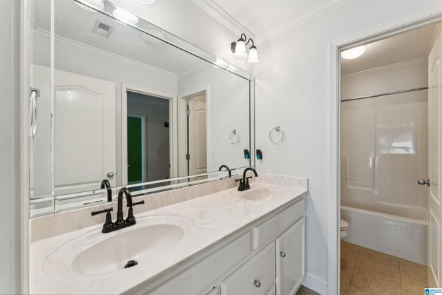 2577 OAKLEAF CIRCLE, Helena, AL 35022