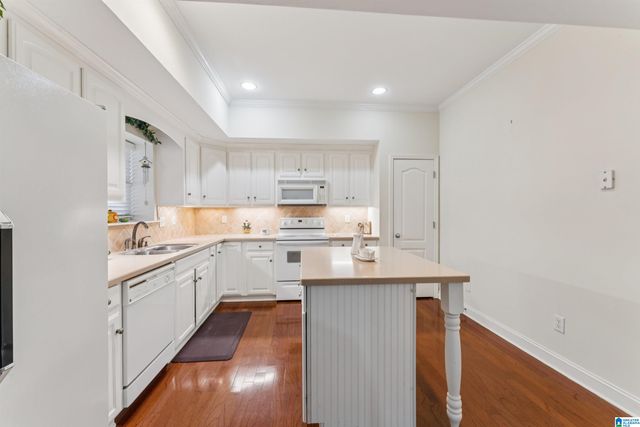 2577 OAKLEAF CIRCLE, Helena, AL 35022